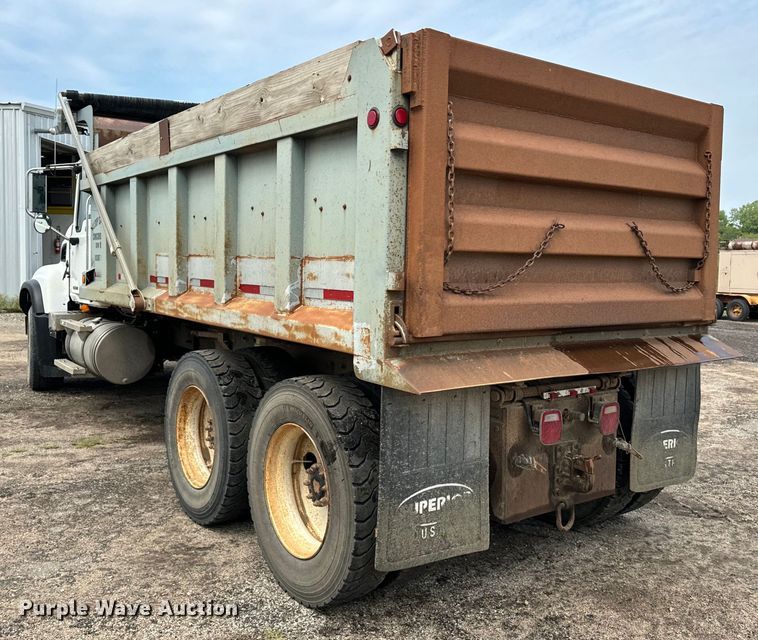 image for item EE7534 2005 Mack CV713 dump truck