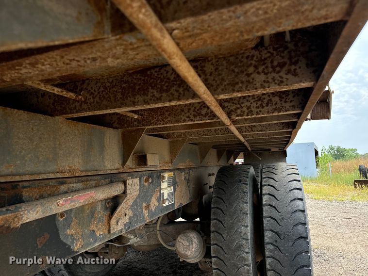 image for item EE7534 2005 Mack CV713 dump truck