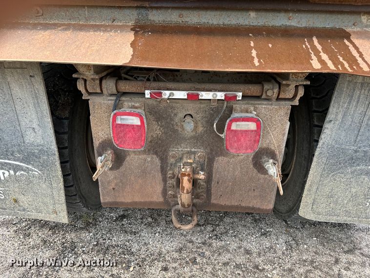 image for item EE7534 2005 Mack CV713 dump truck