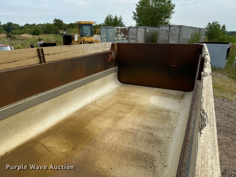 image for item EE7534 2005 Mack CV713 dump truck