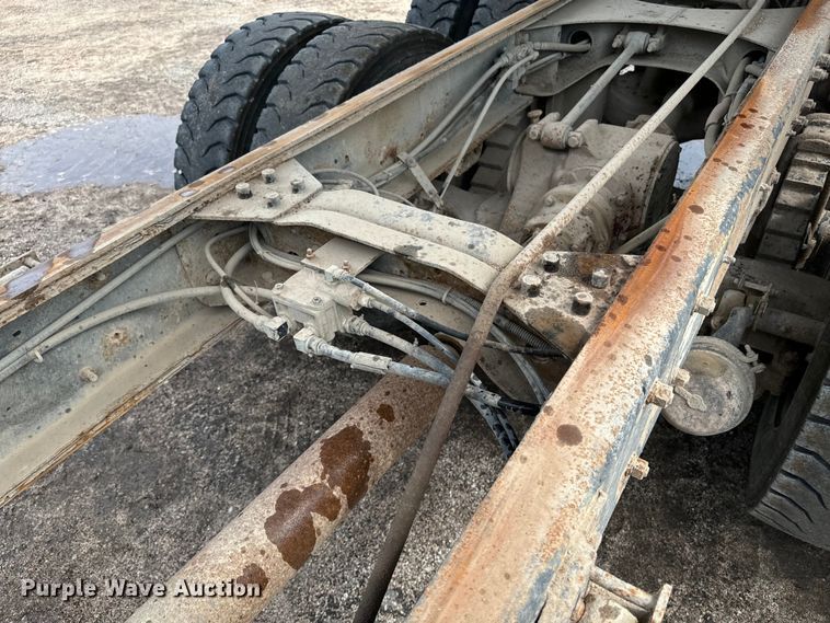 image for item EE7534 2005 Mack CV713 dump truck