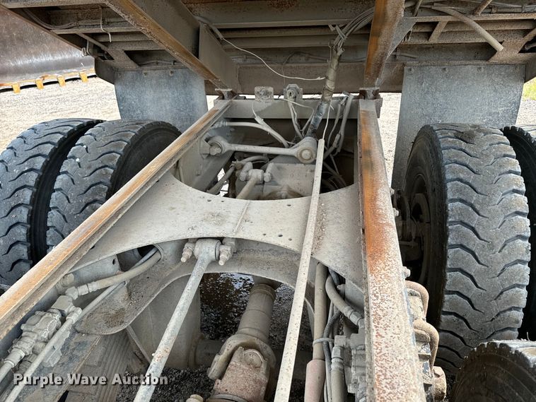 image for item EE7534 2005 Mack CV713 dump truck