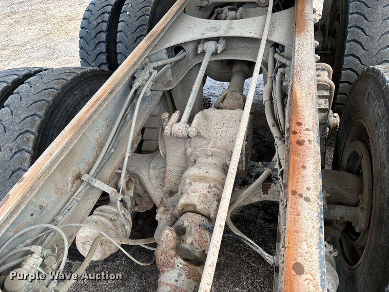 image for item EE7534 2005 Mack CV713 dump truck