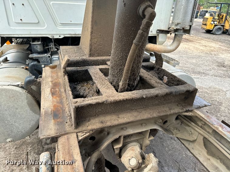 image for item EE7534 2005 Mack CV713 dump truck