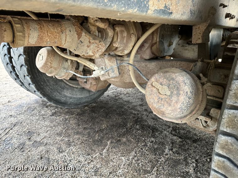 image for item EE7534 2005 Mack CV713 dump truck