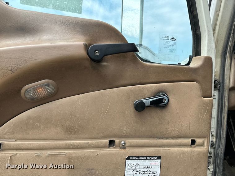 image for item EE7534 2005 Mack CV713 dump truck