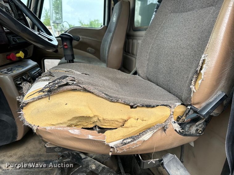 image for item EE7534 2005 Mack CV713 dump truck