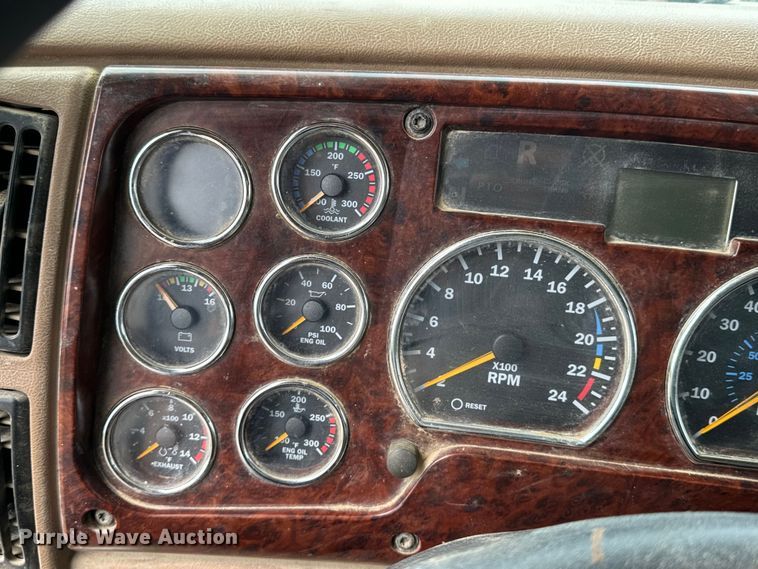 image for item EE7534 2005 Mack CV713 dump truck