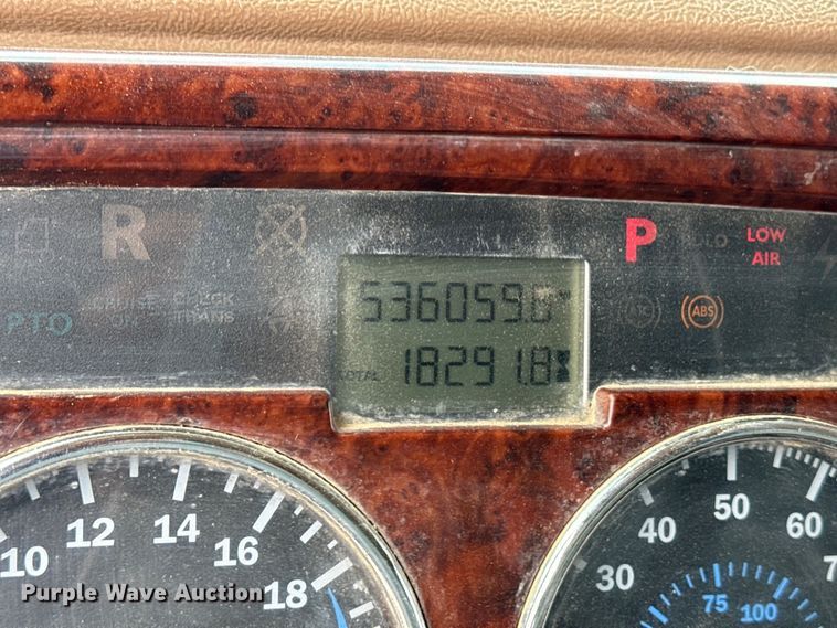 image for item EE7534 2005 Mack CV713 dump truck