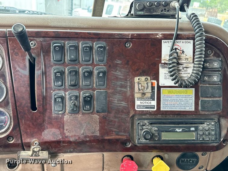 image for item EE7534 2005 Mack CV713 dump truck