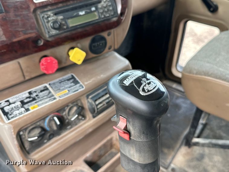 image for item EE7534 2005 Mack CV713 dump truck