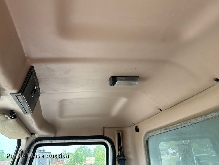 image for item EE7534 2005 Mack CV713 dump truck