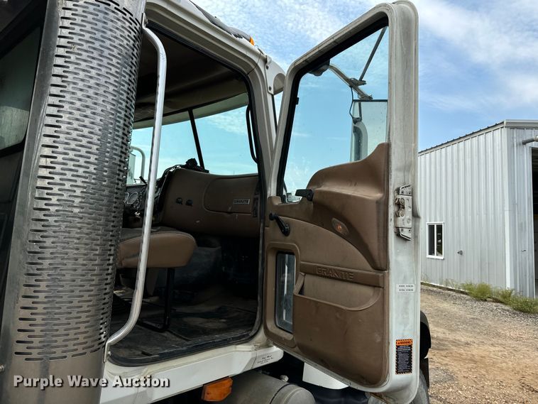 image for item EE7534 2005 Mack CV713 dump truck