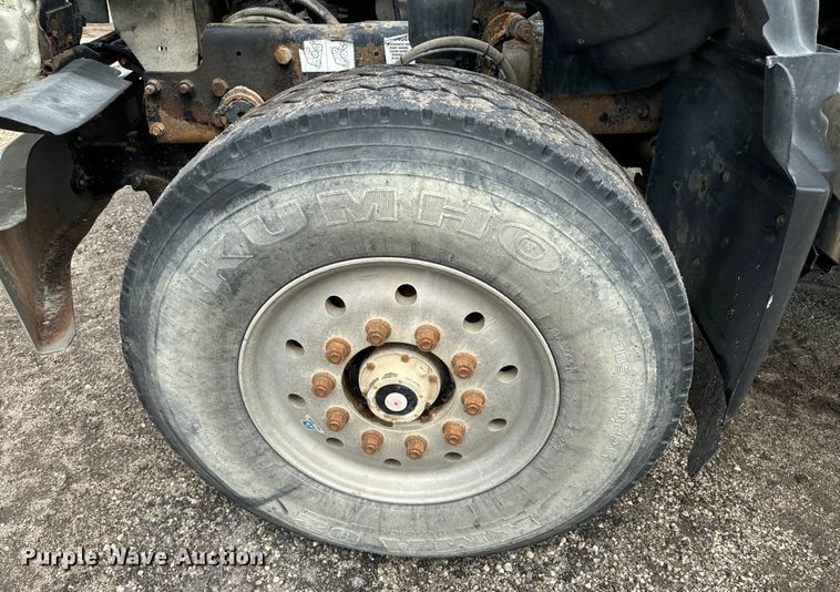 image for item EE7534 2005 Mack CV713 dump truck