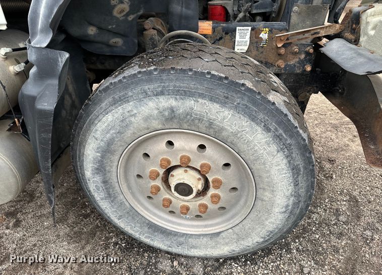 image for item EE7534 2005 Mack CV713 dump truck