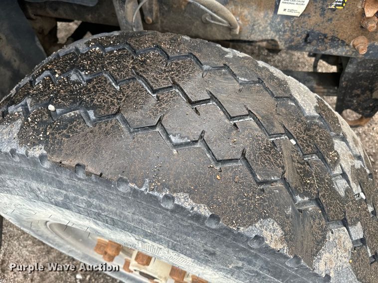 image for item EE7534 2005 Mack CV713 dump truck