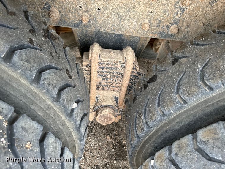 image for item EE7534 2005 Mack CV713 dump truck