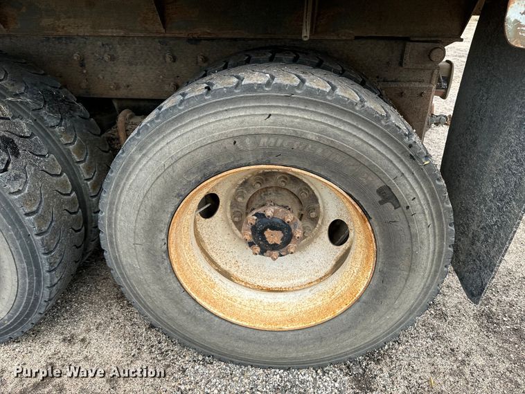 image for item EE7534 2005 Mack CV713 dump truck