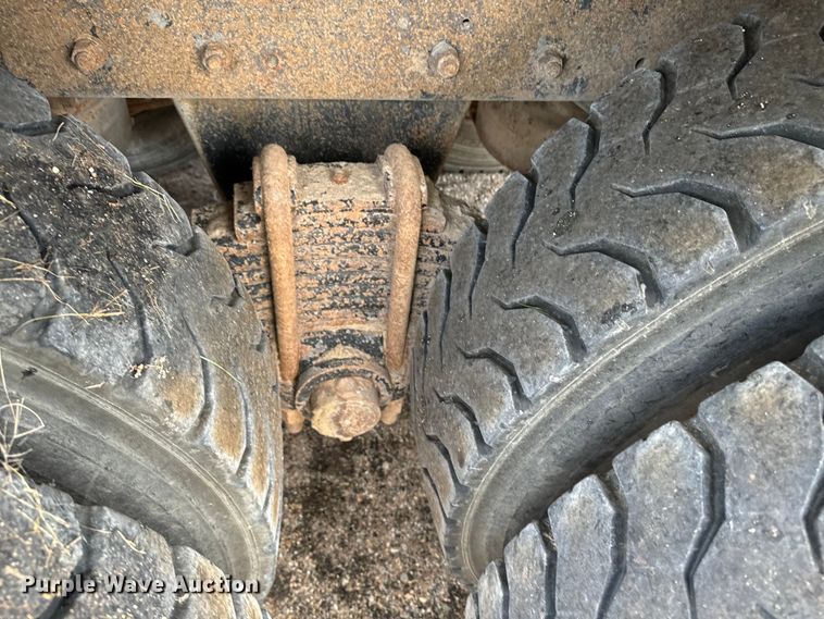 image for item EE7534 2005 Mack CV713 dump truck