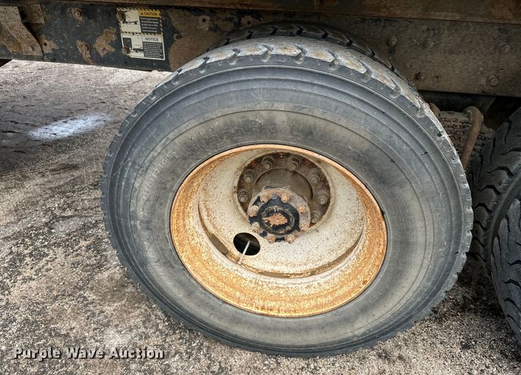 image for item EE7534 2005 Mack CV713 dump truck