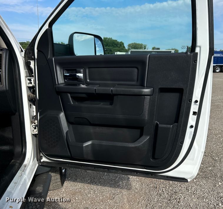 image for item EG0723 2012 Dodge Ram 5500HD utility / service truck