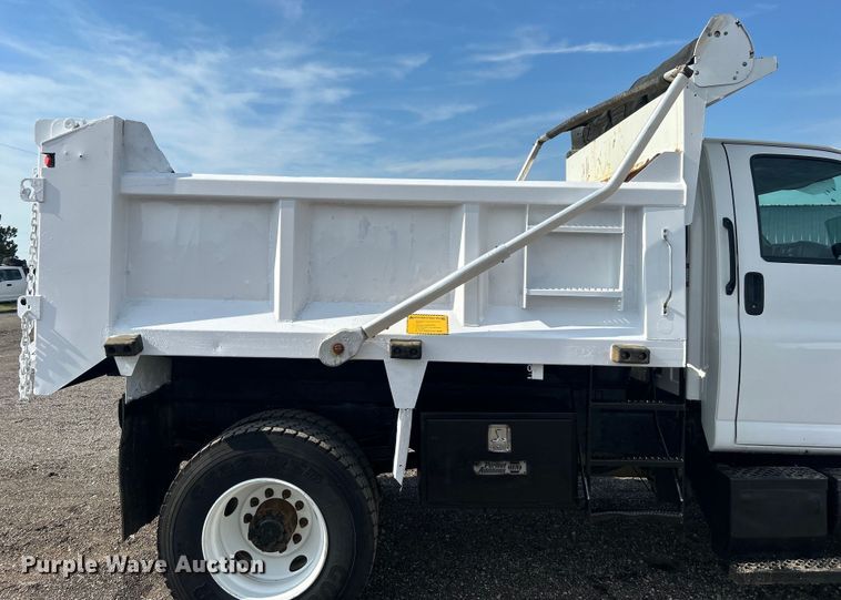 image for item EG0760 2007 GMC C8500 dump truck