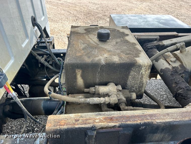 image for item EG0760 2007 GMC C8500 dump truck