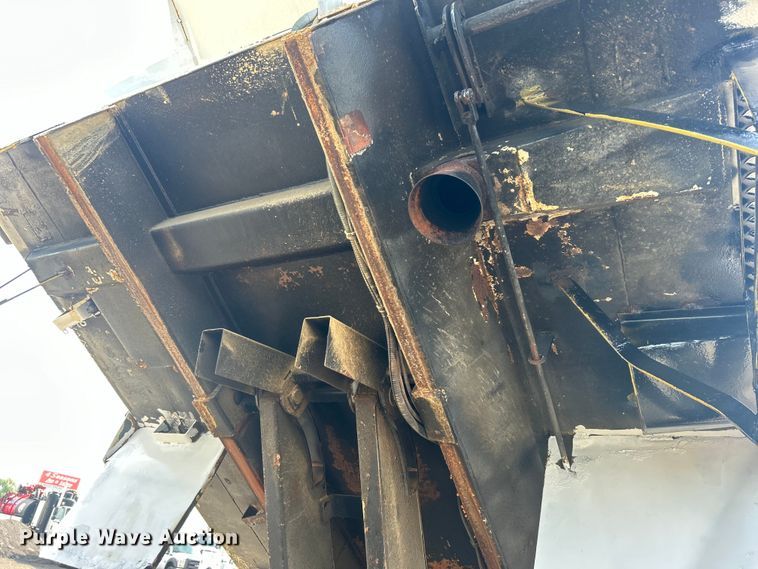 image for item EG0760 2007 GMC C8500 dump truck