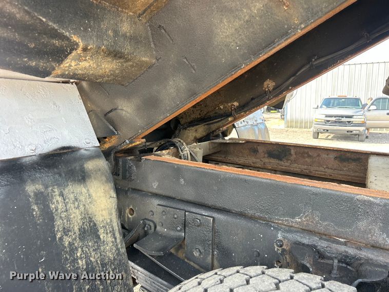 image for item EG0760 2007 GMC C8500 dump truck