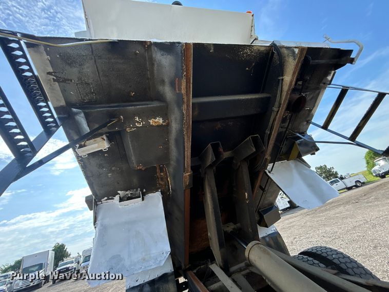 image for item EG0760 2007 GMC C8500 dump truck