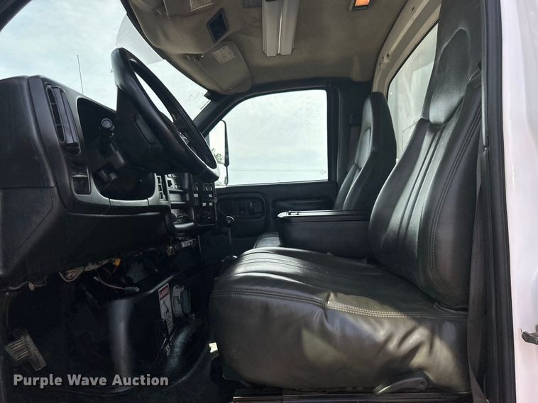 image for item EG0760 2007 GMC C8500 dump truck