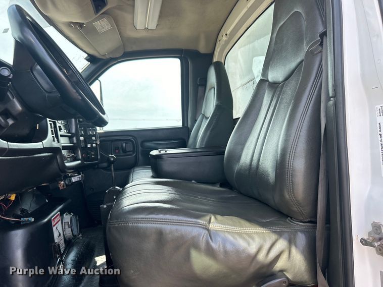 image for item EG0760 2007 GMC C8500 dump truck