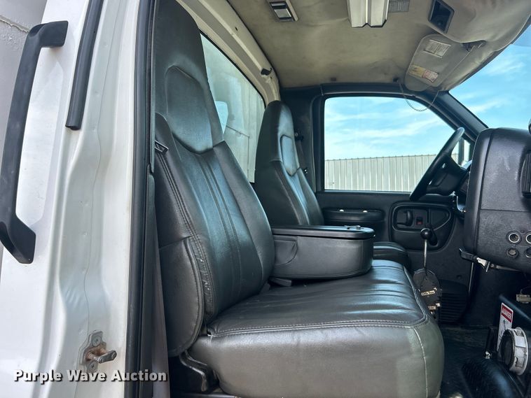 image for item EG0760 2007 GMC C8500 dump truck