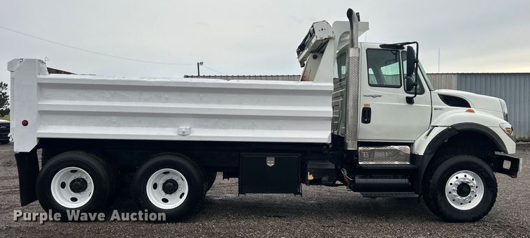 image for item EG0831 2011 International  7600 SBA dump truck
