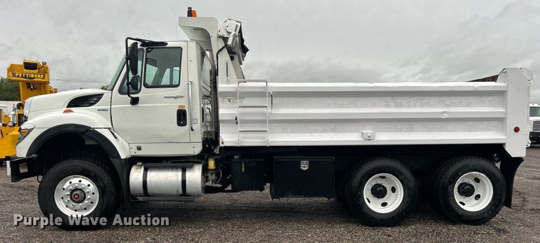 image for item EG0831 2011 International  7600 SBA dump truck