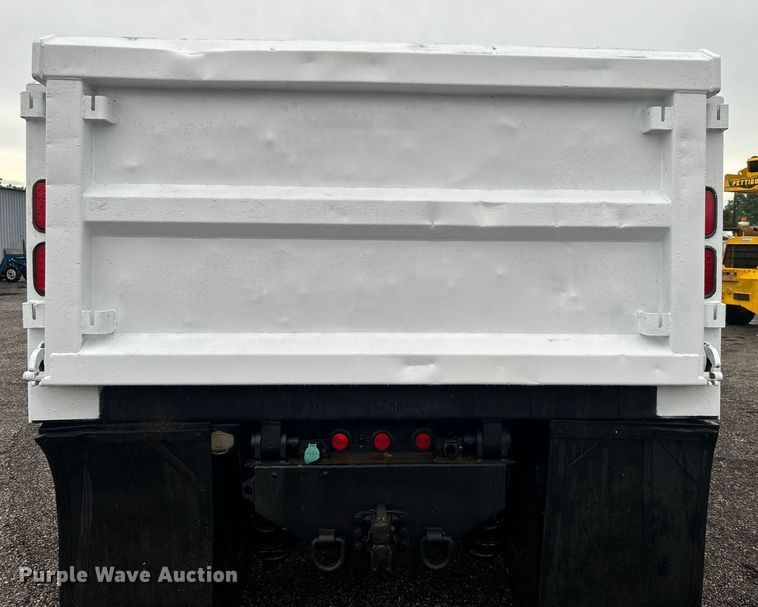 image for item EG0831 2011 International  7600 SBA dump truck