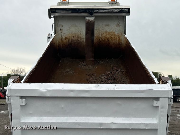 image for item EG0831 2011 International  7600 SBA dump truck