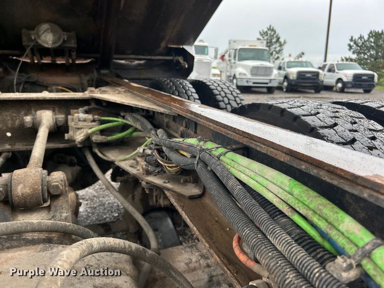 image for item EG0831 2011 International  7600 SBA dump truck