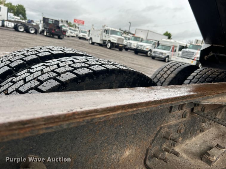 image for item EG0831 2011 International  7600 SBA dump truck