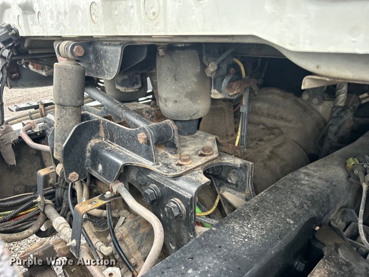 image for item EG0831 2011 International  7600 SBA dump truck