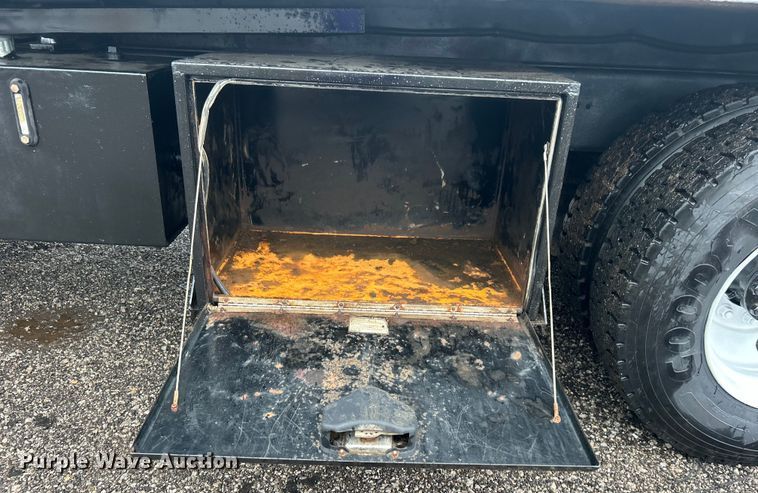 image for item EG0831 2011 International  7600 SBA dump truck