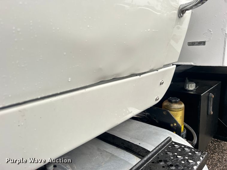 image for item EG0831 2011 International  7600 SBA dump truck