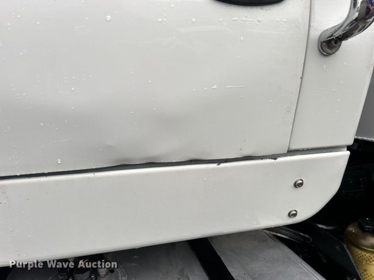 image for item EG0831 2011 International  7600 SBA dump truck