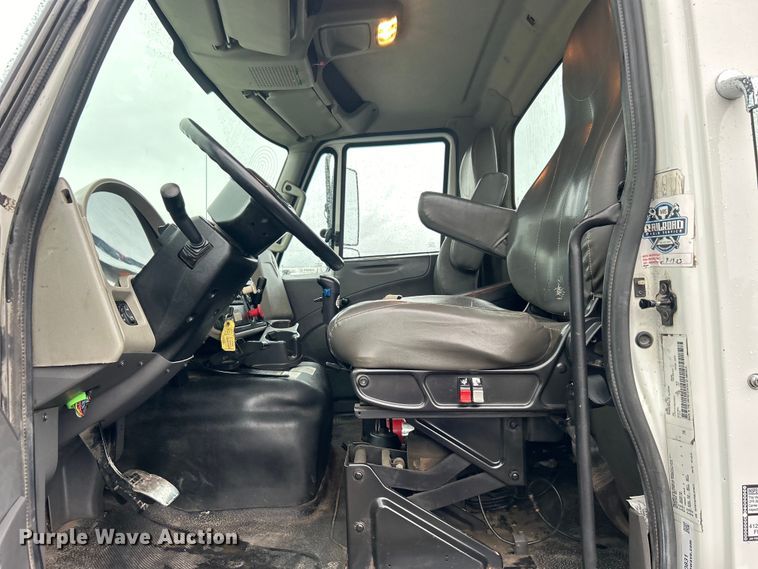 image for item EG0831 2011 International  7600 SBA dump truck