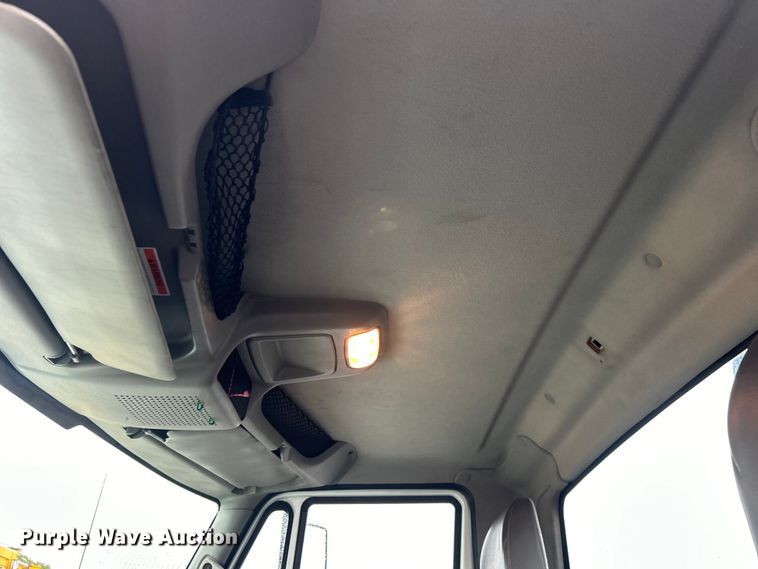 image for item EG0831 2011 International  7600 SBA dump truck