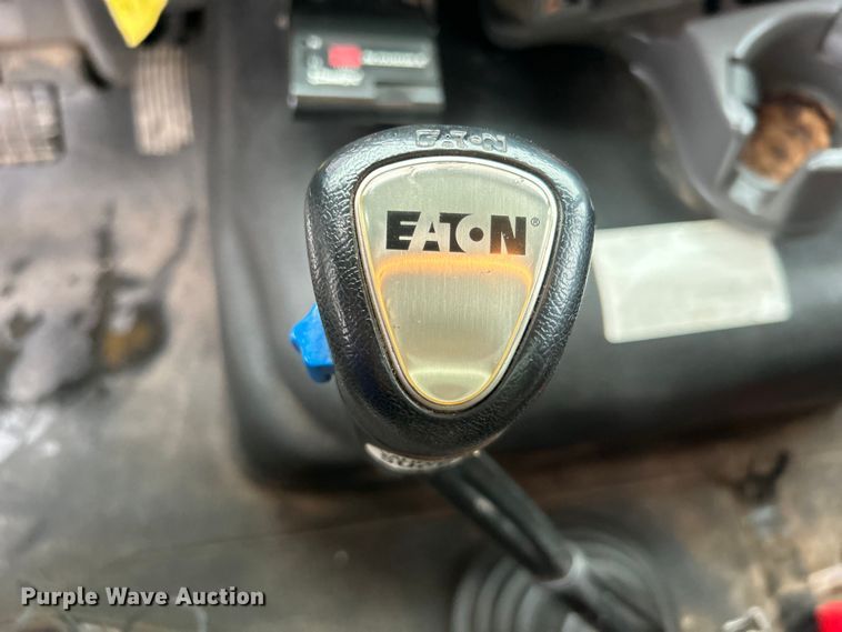 image for item EG0831 2011 International  7600 SBA dump truck