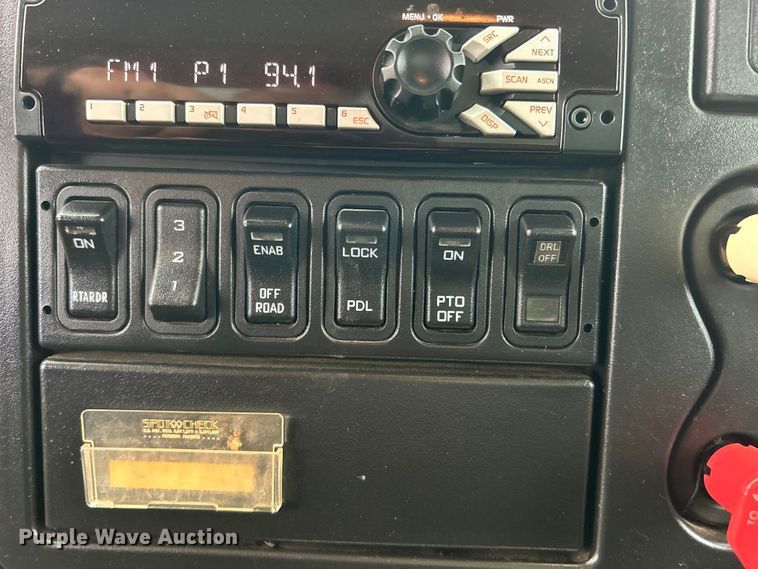 image for item EG0831 2011 International  7600 SBA dump truck