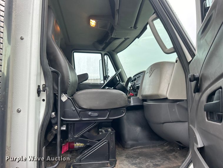 image for item EG0831 2011 International  7600 SBA dump truck