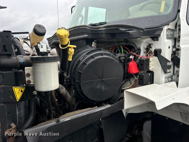 image for item EG0831 2011 International  7600 SBA dump truck