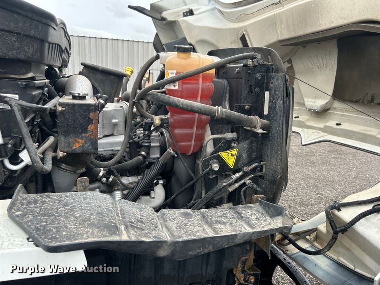 image for item EG0831 2011 International  7600 SBA dump truck